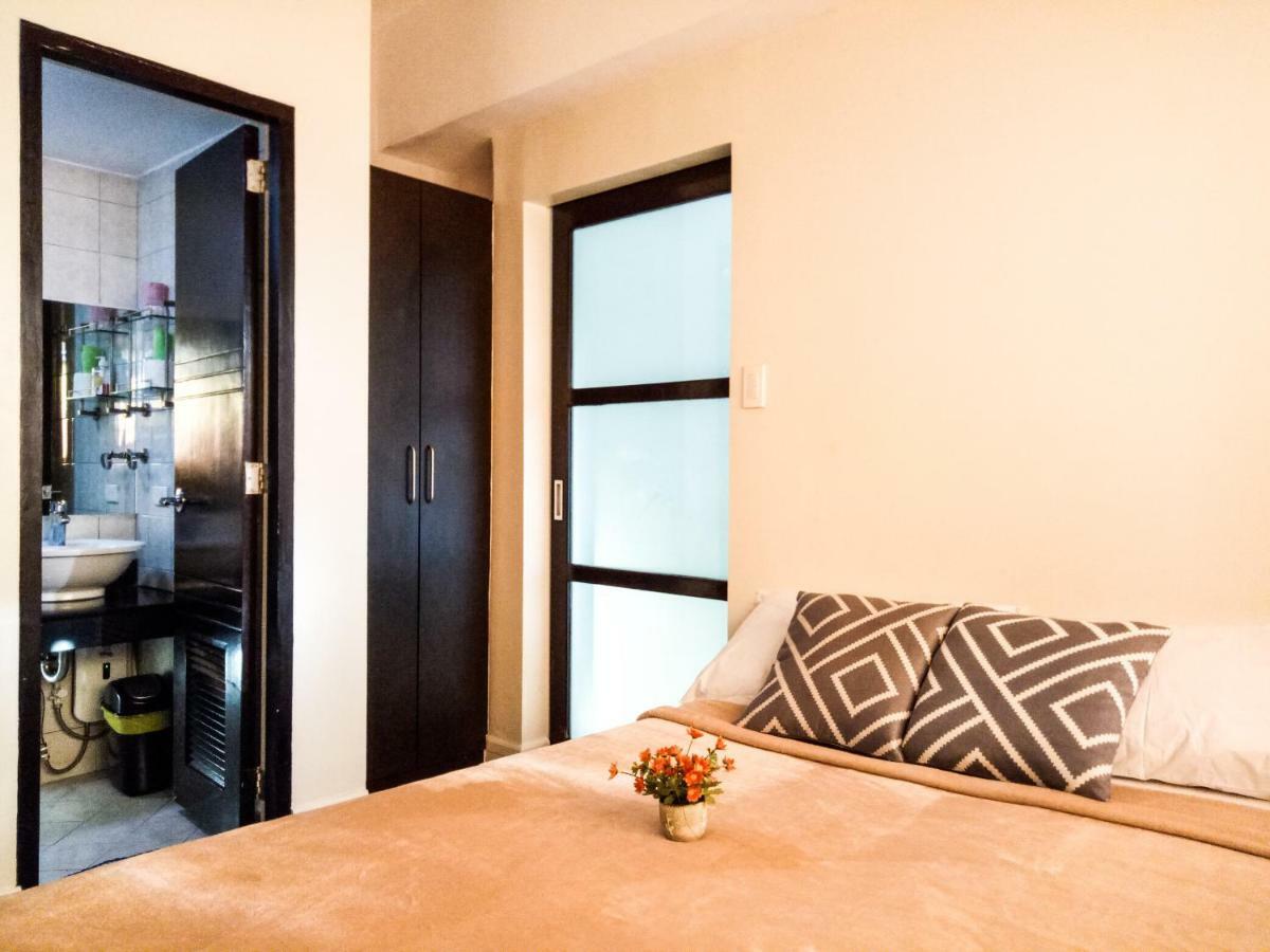 Forbes Area Bgc Taguig Manila Apartment Exterior photo
