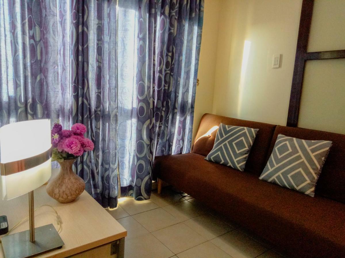 Forbes Area Bgc Taguig Manila Apartment Exterior photo