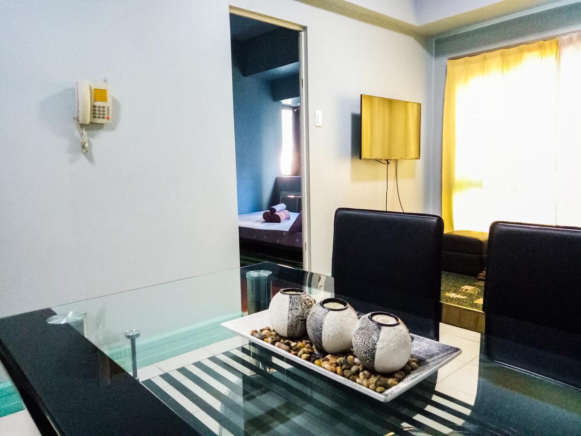 Forbes Area Bgc Taguig Manila Apartment Exterior photo