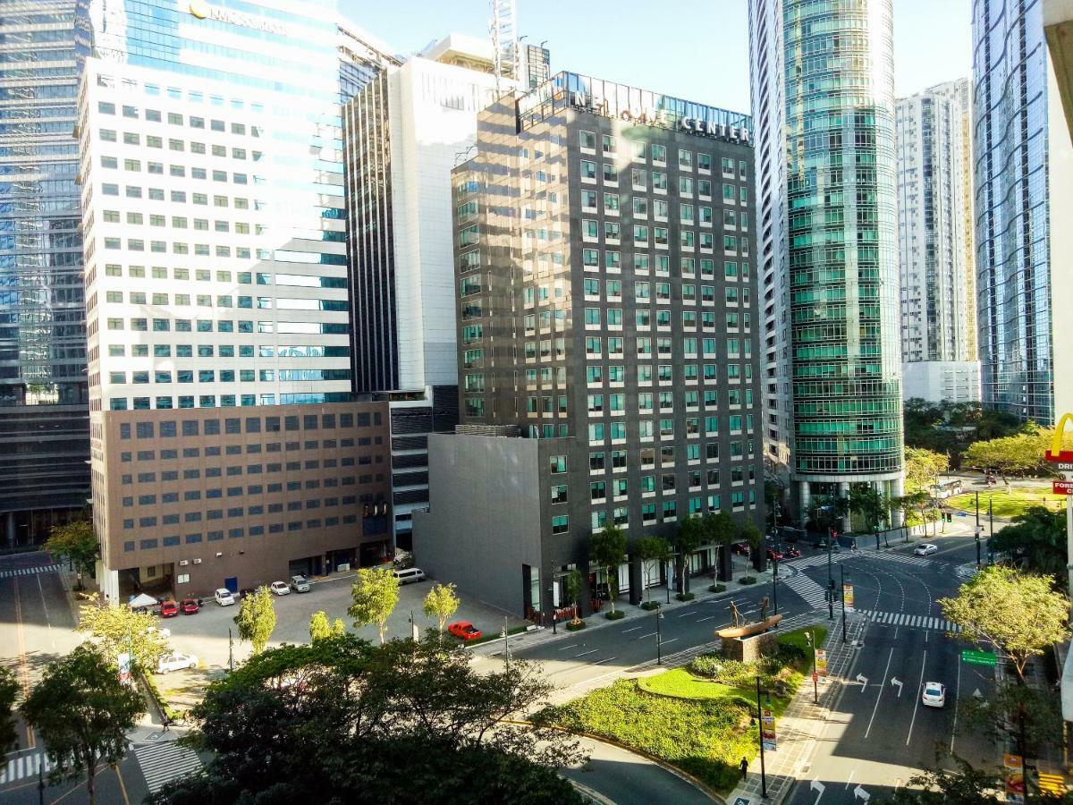 Forbes Area Bgc Taguig Manila Apartment Exterior photo