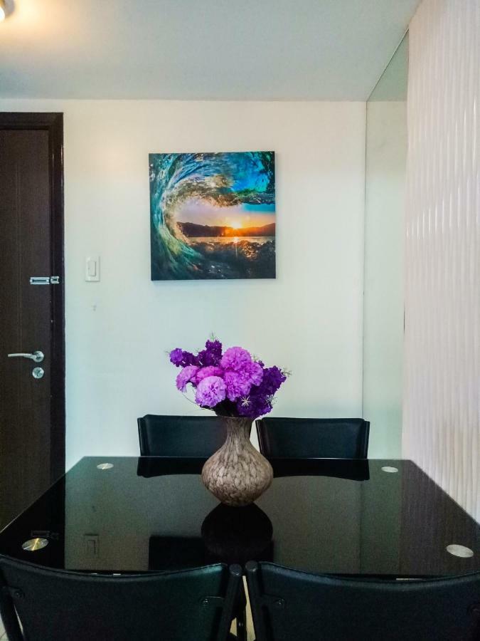 Forbes Area Bgc Taguig Manila Apartment Exterior photo