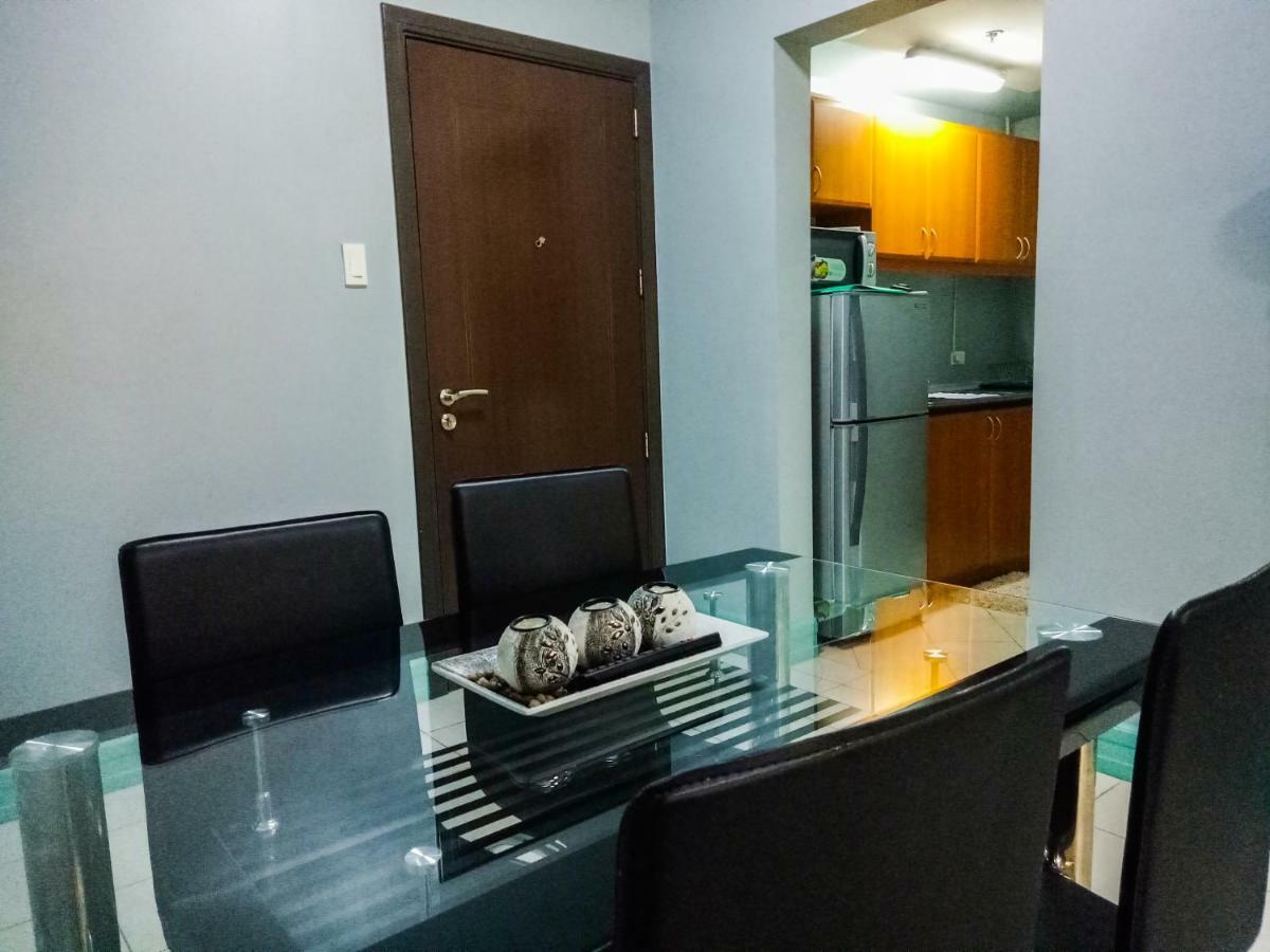 Forbes Area Bgc Taguig Manila Apartment Exterior photo