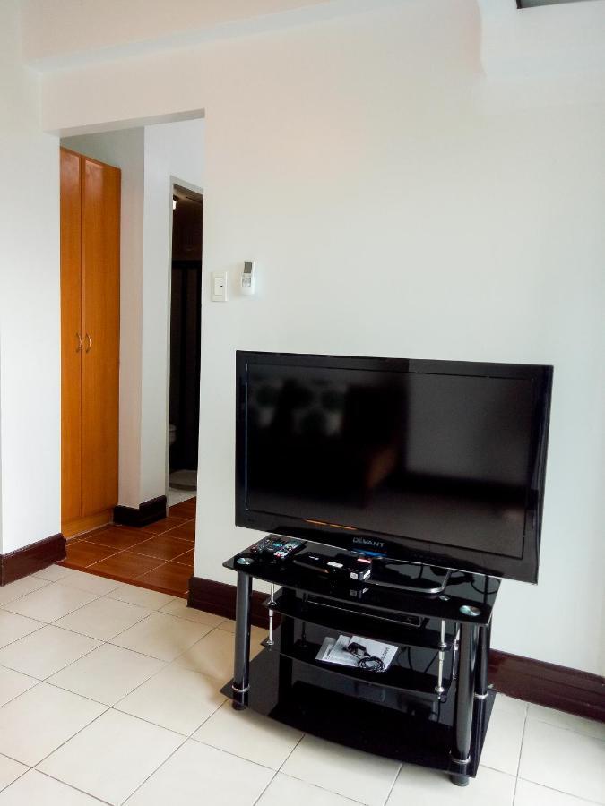 Forbes Area Bgc Taguig Manila Apartment Exterior photo
